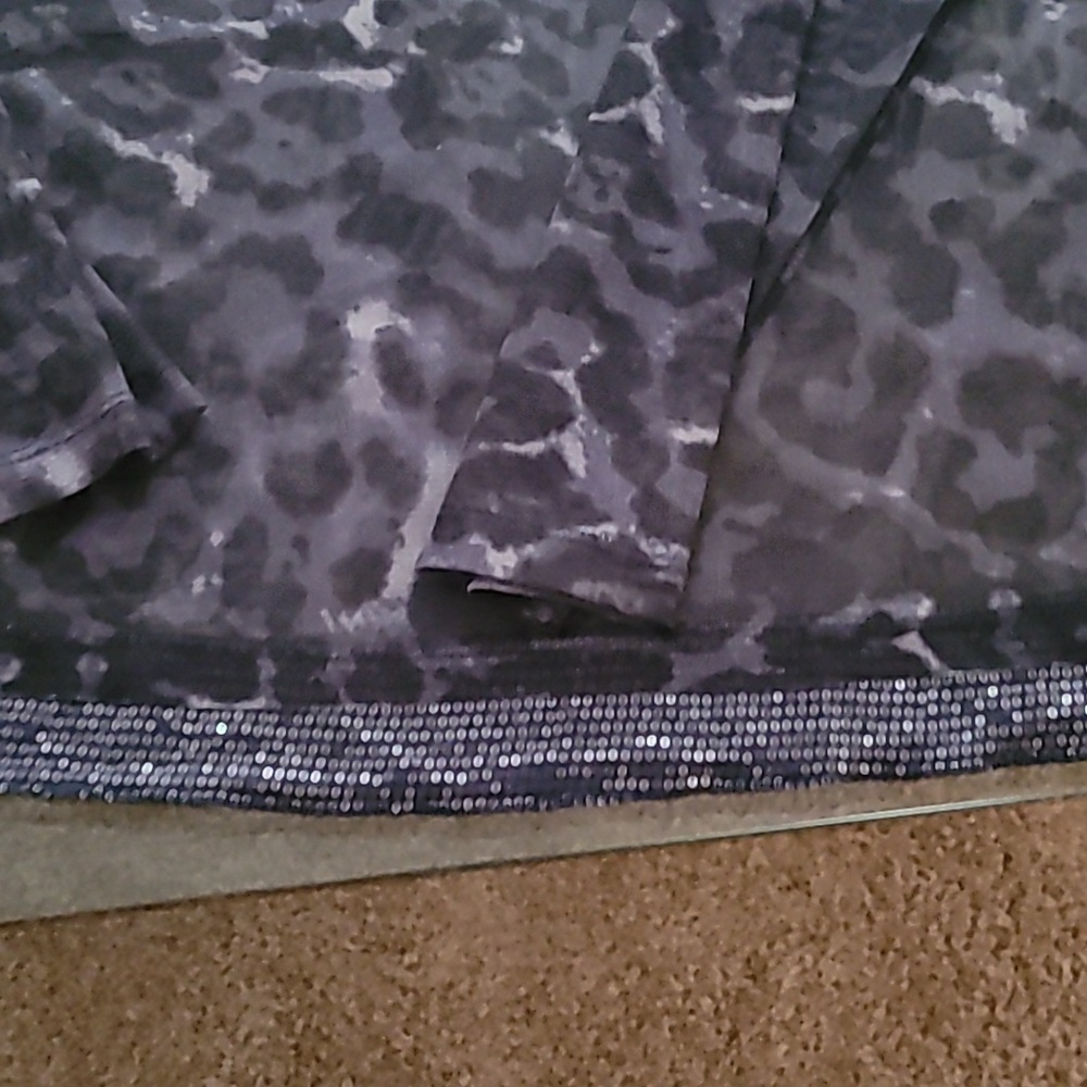 top - Picture 2 of 3